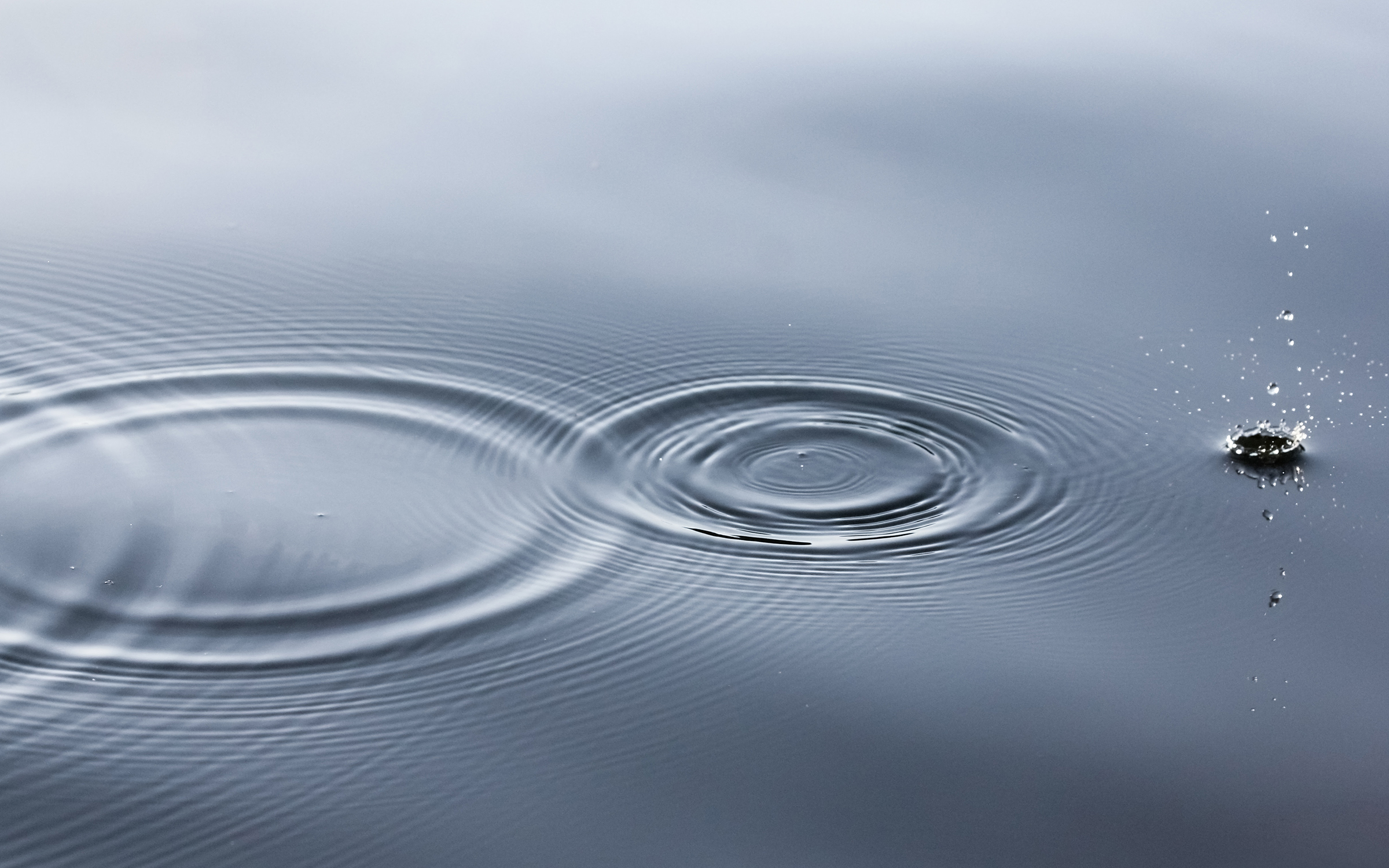 Header change+internal communication bei CBE DIGIDEN mit einem Wasserhintergrund