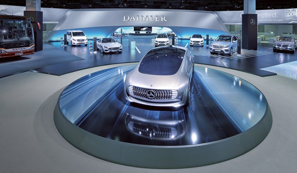 Ausstellungsstücke auf der Daimler Hauptversammlung 2015