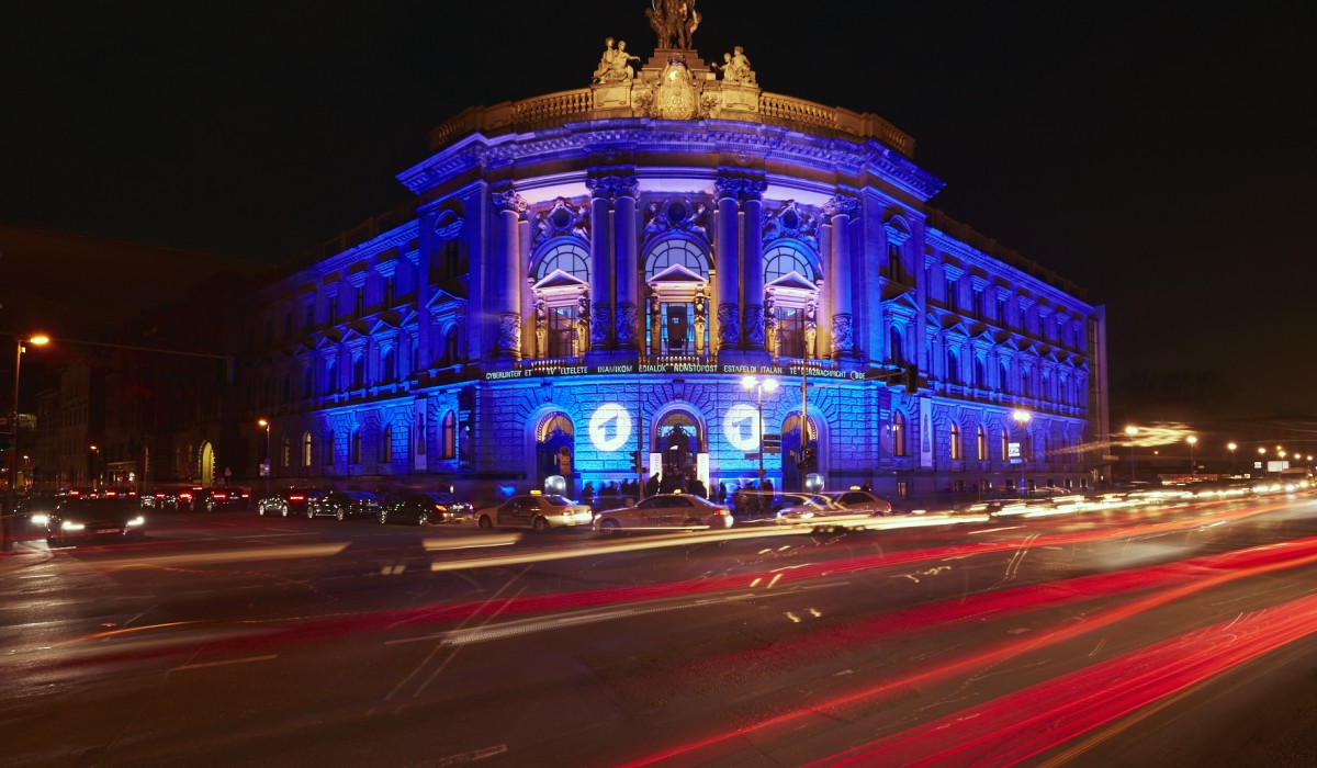 Ard Blue Hour Die Party