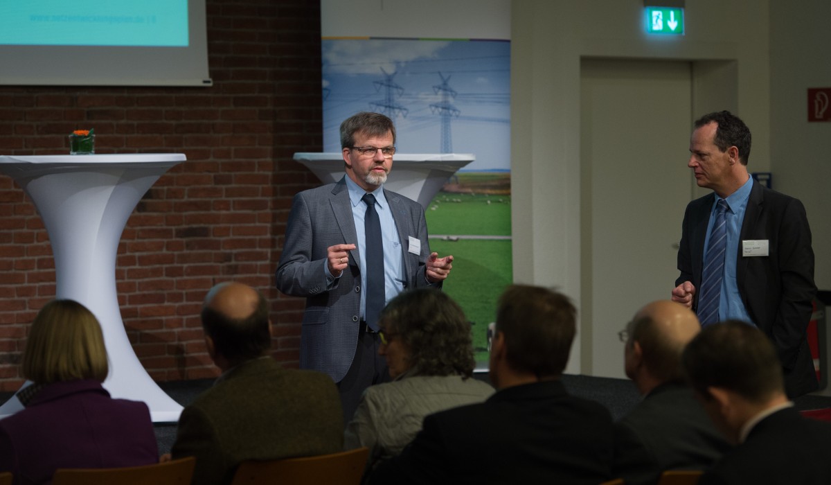 Infrastruktur Unter Strom Verweis: Uebertragungsnetzbetreiber
